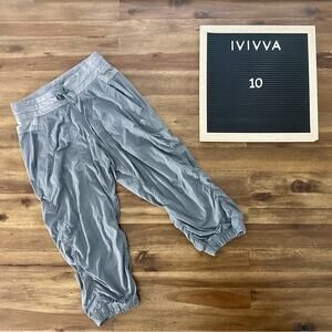 Ivivva by Lululemon Gray Live To Move Dance Studio Cropped Pants 10